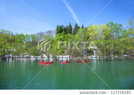 Spring Shirakawa dam lake 127259285