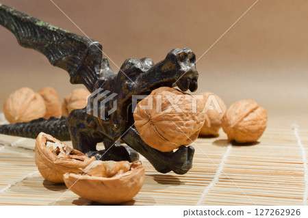 Dragon Shape Nutcracker 127262926