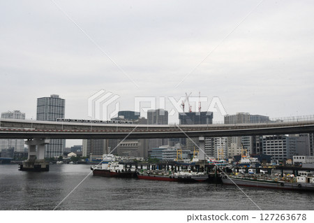 Cloudy Rainbow Bridge_01 127263678