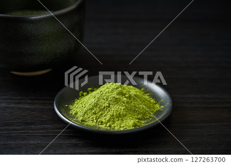 盤子裡的抹茶粉 127263700