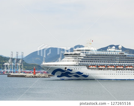 Diamond Princess at Shimizu Port, Shizuoka Prefecture, May 127265516