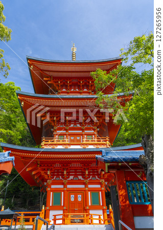 須磨寺：藍天映襯下的三重塔 127265956
