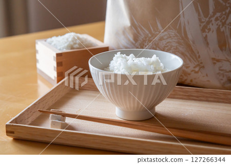 Rice and white rice in bowls on the table Rice and white rice in bowls on the table 127266344