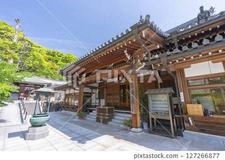 Renshoin Temple, a sub-temple of Suma-dera Temple Renshoin Temple, a sub-temple of Suma-dera Temple 127266877