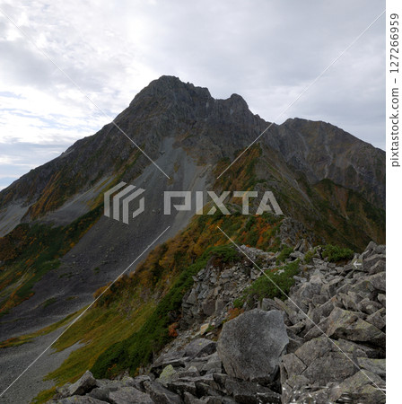 Early morning on the Yari-Hotaka traverse route, Okireto (Taiheito) View of the Hotaka mountain range and Okireto (Taiheito) in early autumn from the summit of Minami-dake Early morning on the Yari-Hotaka traverse route, Okireto (Taiheito) View of the Hotaka mountain range and Okireto (Taiheito) in early autumn from the summit of Minami-dake 127266959
