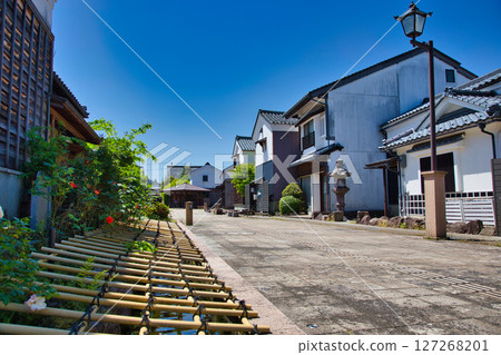 "Kuranotsuji" where white-walled storehouses stand side by side "Kuranotsuji" where white-walled storehouses stand side by side 127268201