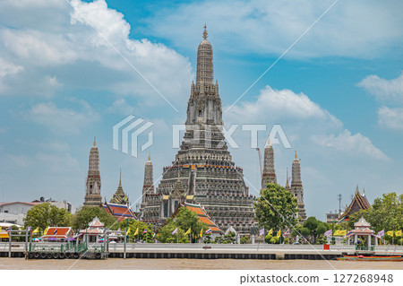 White Temple Wat 127268948
