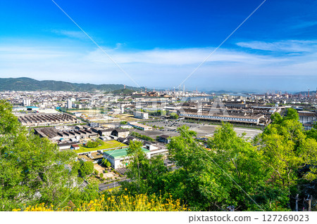 梅雨季節晴天時從龜島山眺望的水島沿海工業區 6 岡山縣倉敷市 127269023