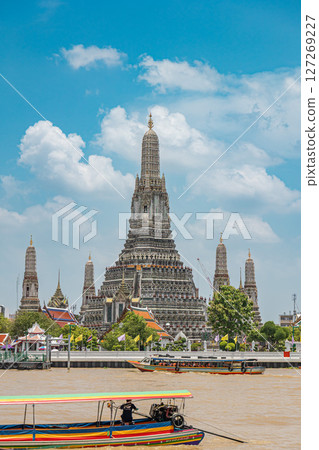 黎明寺和 Saen Saeb 船 127269227