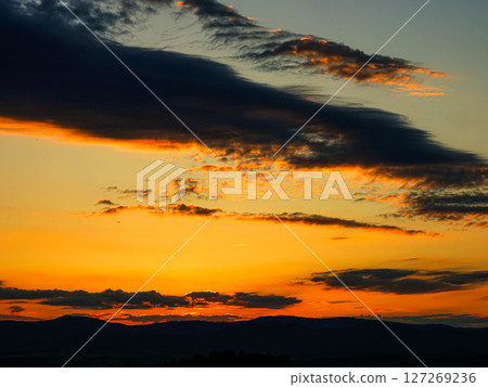 北海道美瑛町的黃昏景色 127269236