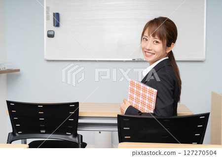 Beautiful Japanese women 127270504