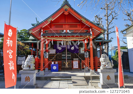 Katsushika Hikawa Shrine, worship hall, Katsushika Ward, Tokyo Katsushika Hikawa Shrine, worship hall, Katsushika Ward, Tokyo 127271045