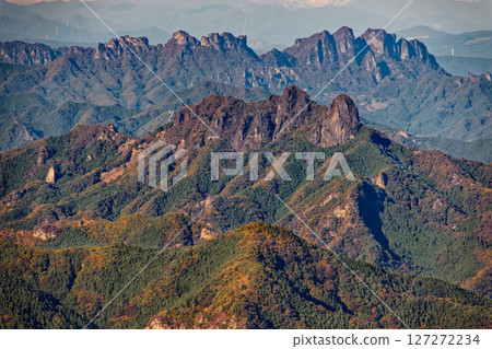 Autumn in Western Joshu, Mt. Shikadake and Mt. Myogi seen from Mt. Shirake Autumn in Western Joshu, Mt. Shikadake and Mt. Myogi seen from Mt. Shirake 127272234