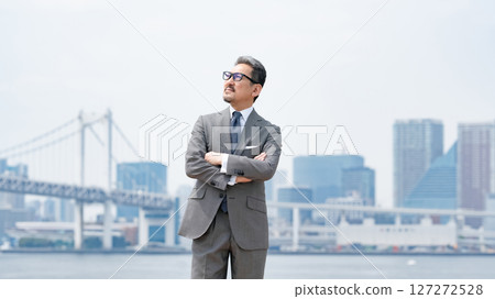 City businessman, building, sky 127272528