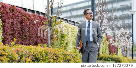 走路的商人 127273379