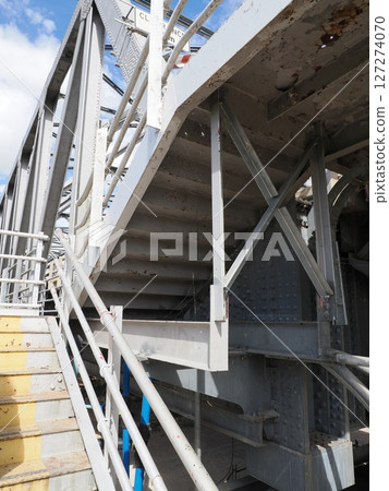 Walking the Burdekin Bridge, Home Hill, QLD, Australia Walking the Burdekin Bridge, Home Hill, QLD, Australia 127274070