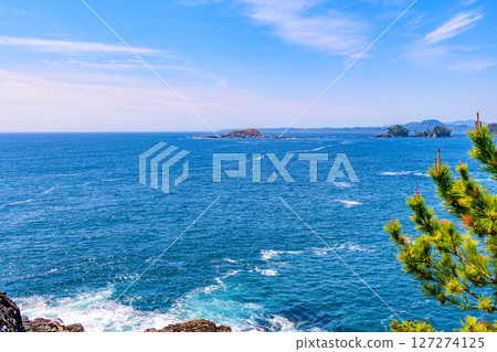 A small fishing port and cape in Rikuzentakata, Iwate Prefecture 127274125