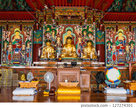 釜山海東龍宮寺主像 127274301