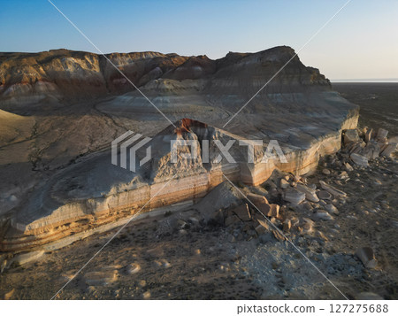 Aerial view over Aktumsuk's unique sandstone formation and red-topped summit 127275688