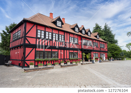 Andersen Park Community Center 127276104