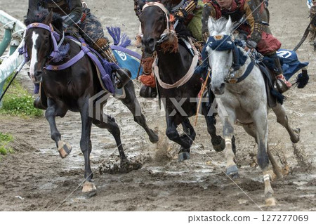 相馬野馬追:福島縣南相馬市的裝飾馬 相馬野馬追:福島縣南相馬市的裝飾馬 127277069