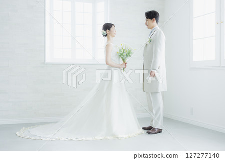 Wedding bride and groom 127277140