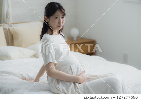 客廳裡的孕婦 127277666