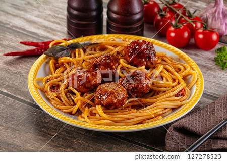 Meatballs with tomato sauce and spaghetti Meatballs with tomato sauce and spaghetti 127278523