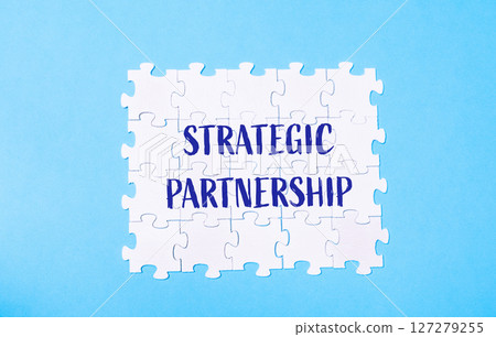 Puzzle with the word strategic partnership written on it 127279255
