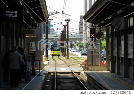 Hankai Electric Tramway (Hankai Tramway): The tracks as seen from Tennoji Station, the starting station of the Kamimachi Line Hankai Electric Tramway (Hankai Tramway): The tracks as seen from Tennoji Station, the starting station of the Kamimachi Line 127280648