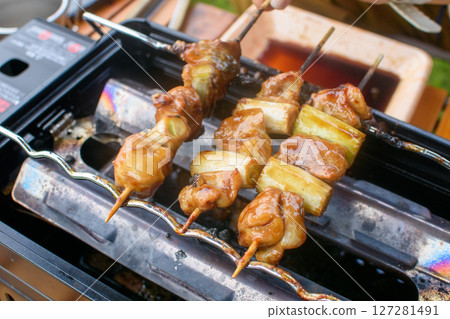 Yakitori skewers with homemade sauce and homemade green onion Yakitori skewers with homemade sauce and homemade green onion 127281491