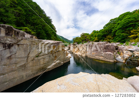 Scenery of Nezame-no-Toko in Nagano Prefecture 127283802