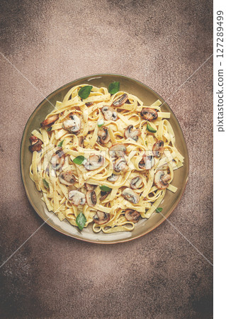 fettuccine with champignons, basil, in cream sauce, homemade, no people, fettuccine with champignons, basil, in cream sauce, homemade, no people, 127289499