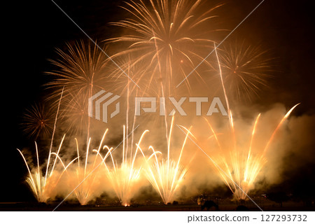 Nagaoka Fireworks 2013 (continuous) 16 Nagaoka Fireworks 2013 (continuous) 16 127293732