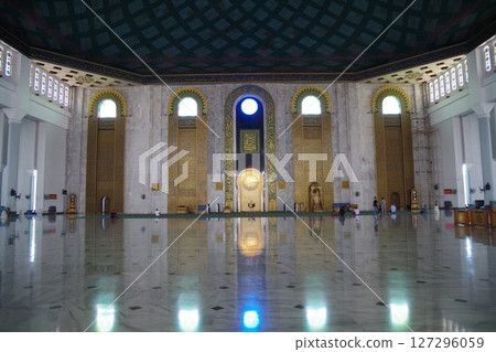 Al-Akhbar Grand Mosque, Surabaya, Indonesia Al-Akhbar Grand Mosque, Surabaya, Indonesia 127296059