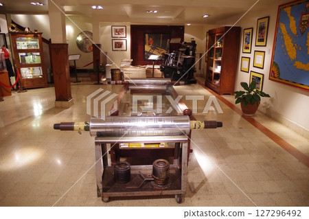 House in Sampurna, Surabaya, Indonesia 127296492