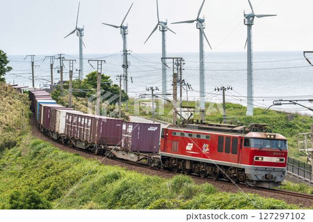 Freight train along the coastline EF510 Yuza Town, Yamagata Prefecture Freight train along the coastline EF510 Yuza Town, Yamagata Prefecture 127297102