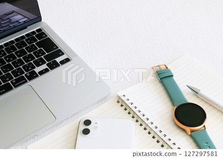 商業形象時間管理節省時間效率白色背景 127297581