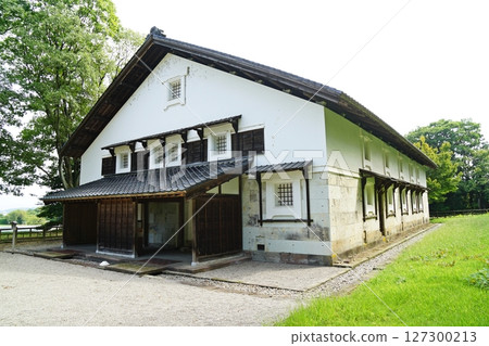 鶴丸倉庫：金澤城重要文化財產 127300213