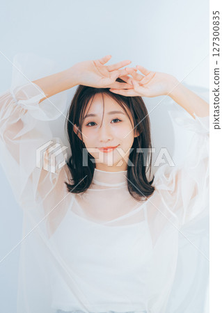 Beautiful woman with make-up 127300835