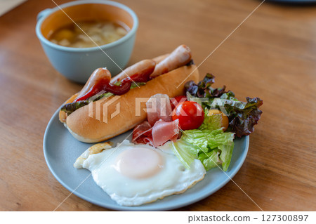 Western-style breakfast table scene Western-style breakfast table scene 127300897