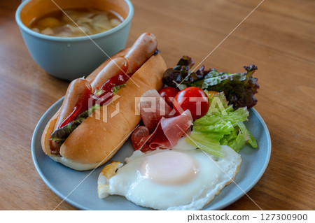 Western-style breakfast table scene 127300900