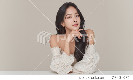Korean fashion young woman 127301075