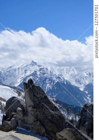 [Northern Alps, Mt. Tsubakuro, snow season] Dolphin Rock and Mt. Yari 127301701