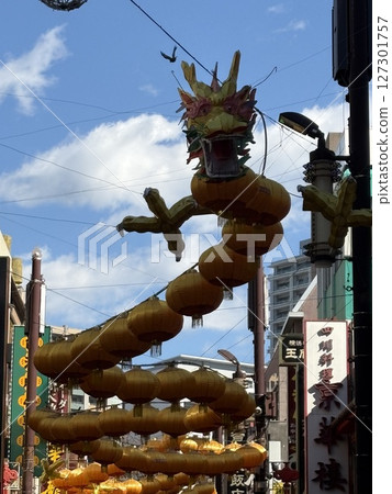 Yokohama Chinatown 127301757
