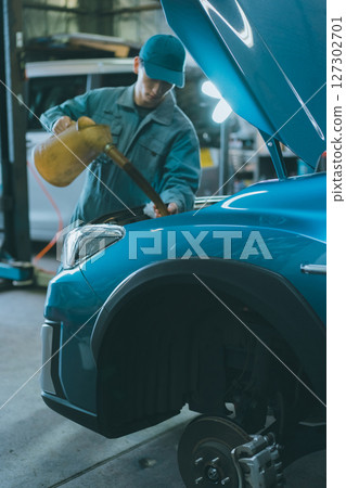 汽車修理工換油 127302701