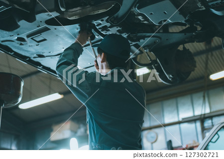 Auto mechanic 127302721