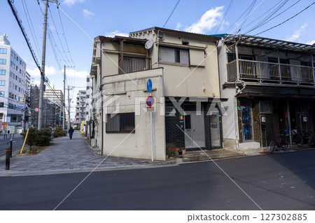 城市裡的舊房子（空房子） 127302885