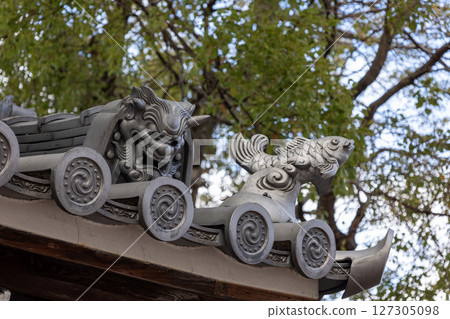 Decorative tiles of Jokoji Temple, Yodogawa Ward, Osaka (photographed in January 2025) 127305098