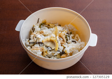 Wild vegetable rice 127305129